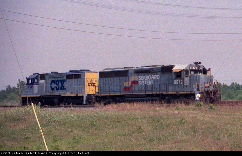 CSX 8972 & 4545 work the hump yard